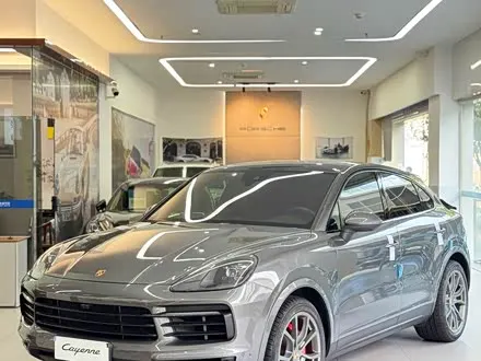 PORSCHE CAYENNE 2019 — 40 000 км, Китай — под ключ — фото 1