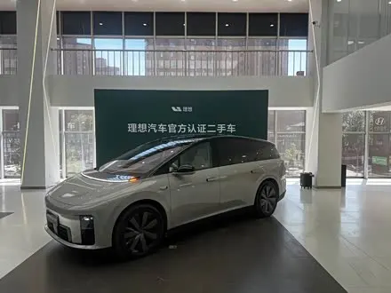 LI AUTO I8 2025