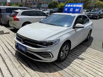 VOLKSWAGEN BORA 2024