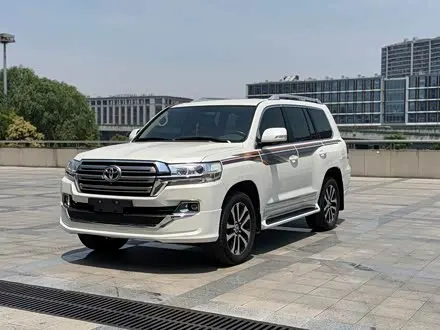 TOYOTA LAND CRUISER 2016