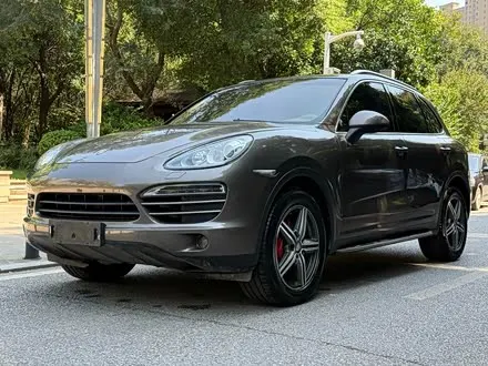 PORSCHE CAYENNE 2012 — 130 000 км, Китай — под ключ — фото 1