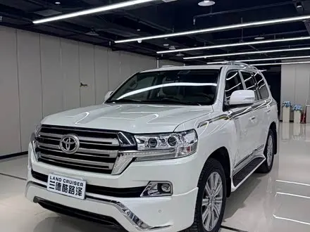 TOYOTA LAND CRUISER 2019