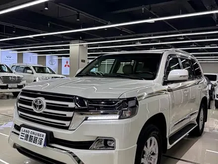 TOYOTA LAND CRUISER 2015