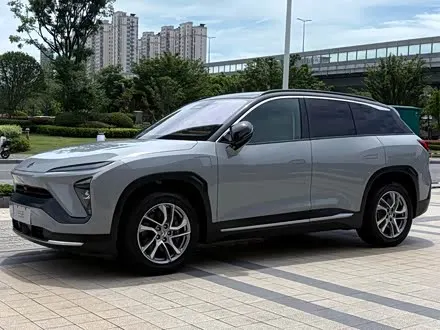 NIO ES6 2020