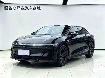 ZEEKR 007 2025