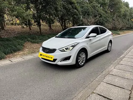 HYUNDAI ELANTRA 2016