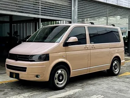 VOLKSWAGEN MULTIVAN 2012 — 107 000 км, Китай — под ключ — фото 1