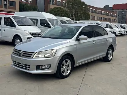 VOLKSWAGEN SANTANA 2013