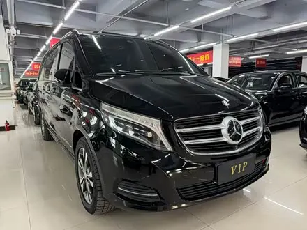 MERCEDES-BENZ V-CLASS 2016
