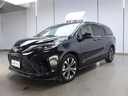 TOYOTA GRANVIA 2022