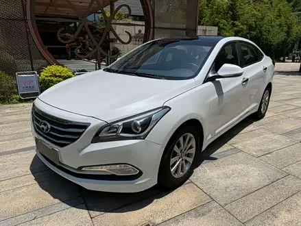 HYUNDAI MISTRA 2014