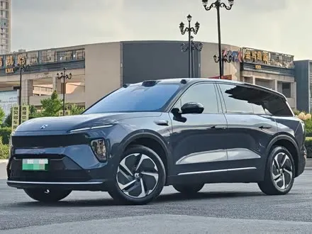 NIO ES8 2024