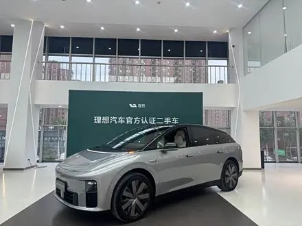 LI AUTO I6 2025