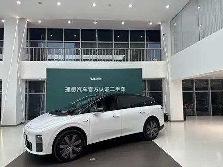 LI AUTO I6 2025