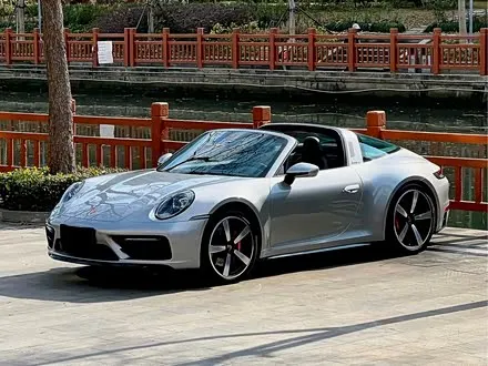 PORSCHE 911 2022