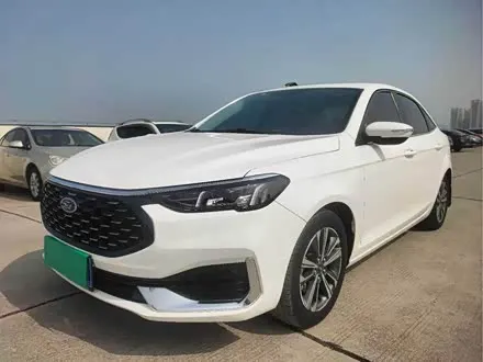 FORD ESCORT 2021