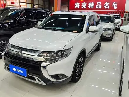 MITSUBISHI OUTLANDER 2020