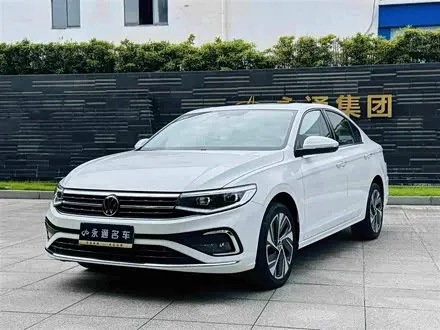VOLKSWAGEN BORA 2023