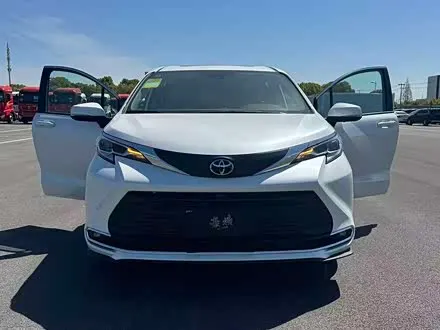 TOYOTA SIENNA 2026