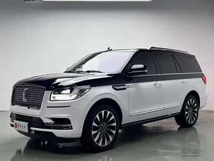 LINCOLN NAVIGATOR 2018 — 120 000 км, Китай — под ключ — фото 1