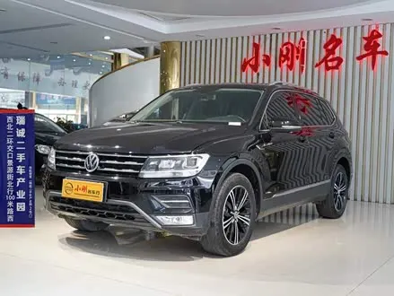 VOLKSWAGEN TIGUAN L 2019 — 79 000 км, Китай — под ключ — фото 1