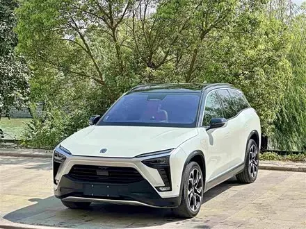 NIO ES8 2020