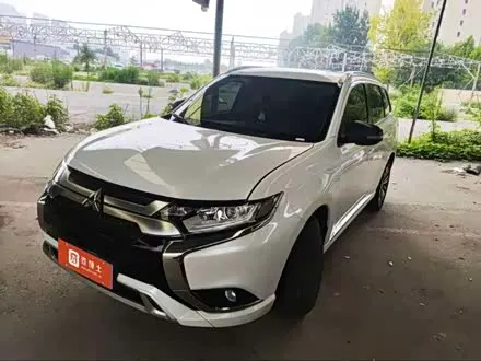 MITSUBISHI OUTLANDER 2021