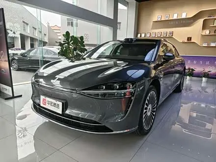 AITO LUXEED S9T 2025