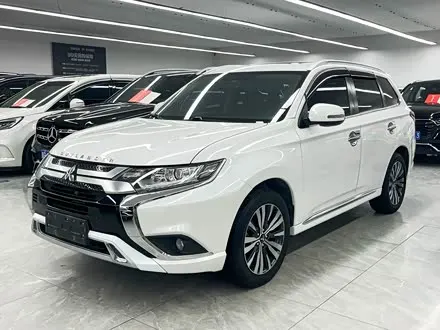 MITSUBISHI OUTLANDER 2021