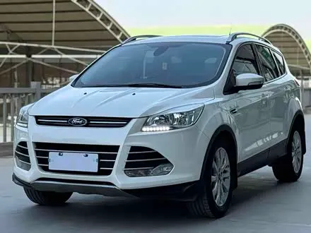 FORD KUGA 2015 — 86 000 км, Китай — под ключ — фото 1