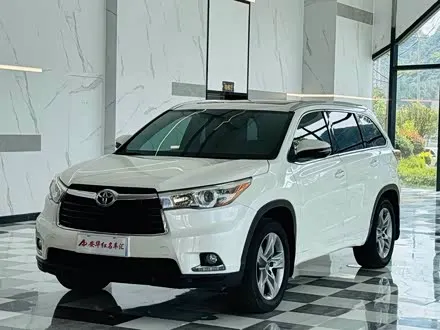 TOYOTA HIGHLANDER 2017