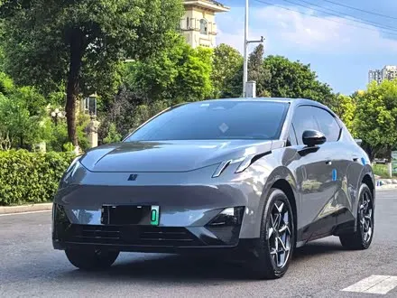 LYNK & CO Z20 2025