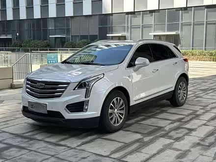 CADILLAC XT5 2018 — 38 900 км, Китай — под ключ — фото 1