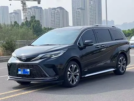 TOYOTA GRANVIA 2024