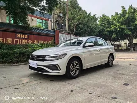 VOLKSWAGEN BORA 2025