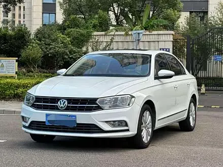 VOLKSWAGEN BORA 2017