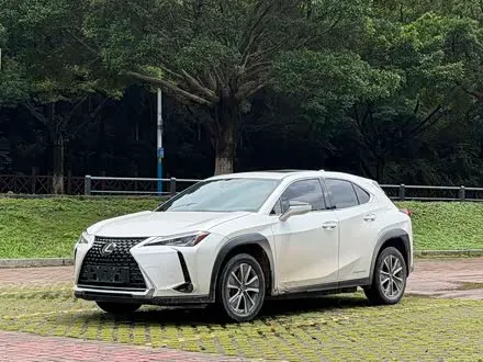 LEXUS UX 2020