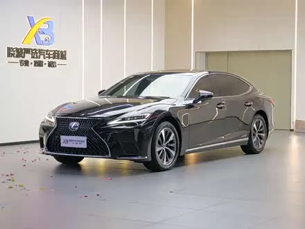 LEXUS LS 2021