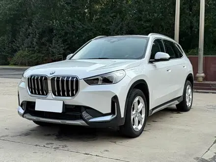 BMW X1 2023 — 36 000 км, Китай — под ключ — фото 1