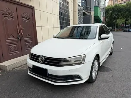 VOLKSWAGEN SAGITAR 2015