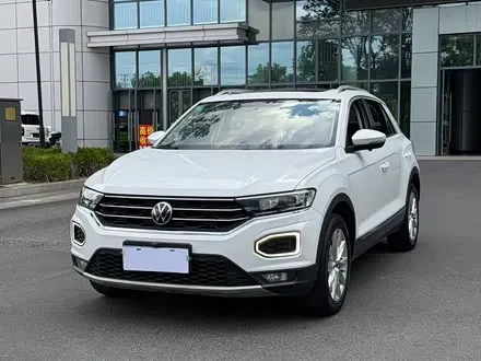 VOLKSWAGEN T-ROC 2018 — 70 000 км, Китай — под ключ — фото 1