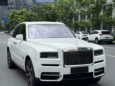 ROLLS-ROYCE CULLINAN 2024 — 1 600 км, Китай — под ключ — фото 1