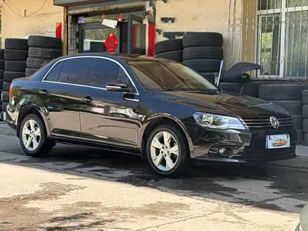 VOLKSWAGEN BORA 2013