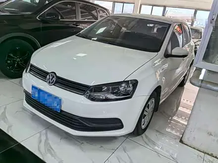 VOLKSWAGEN POLO 2016