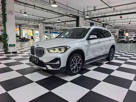 BMW X1 2022 — 33 000 км, Китай — под ключ — фото 1