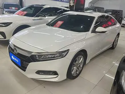 HONDA ACCORD 2018 — 66 000 км, Китай — под ключ — фото 1
