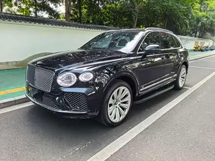 BENTLEY BENTAYGA 2022 — 43 000 км, Китай — под ключ — фото 1