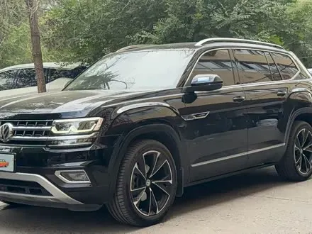 VOLKSWAGEN TERAMONT 2017