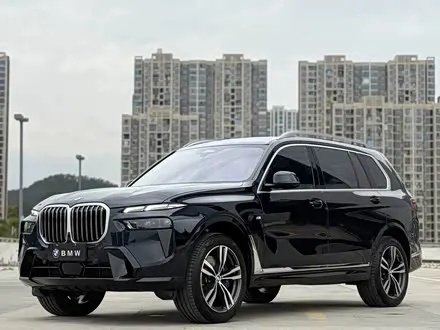 BMW X7 2023 — 7 600 км, Китай — под ключ — фото 1