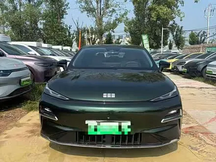 GEELY GALAXY 8 2025